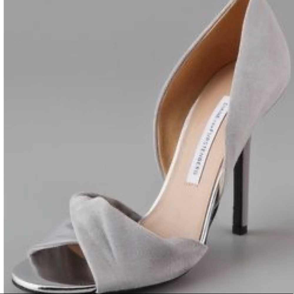 Diane von Furstenberg
Serra Open Toe Pumps